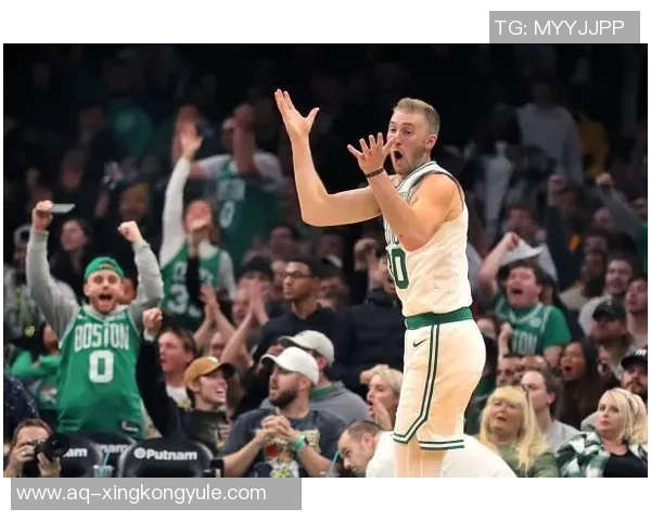 墨菲表现惊艳九投六中斩获18分5篮板3抢断三分球命中率高达80